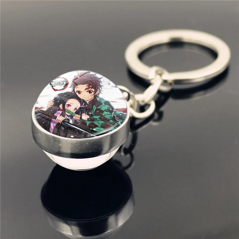 Llavero Exclusivo de Demon Slayer con Esfera de Vidrio Doble Cara