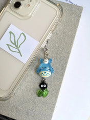Llavero Exclusivo Inspirado en Studio Ghibli: Blue Cat Chu y Soot Sprite