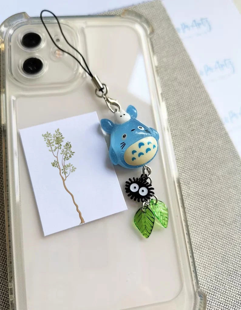 Llavero Exclusivo Inspirado en Studio Ghibli: Blue Cat Chu y Soot Sprite