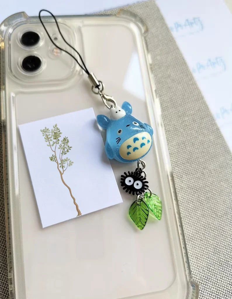 Llavero Exclusivo Inspirado en Studio Ghibli: Blue Cat Chu y Soot Sprite