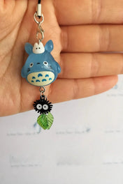 Llavero Exclusivo Inspirado en Studio Ghibli: Blue Cat Chu y Soot Sprite