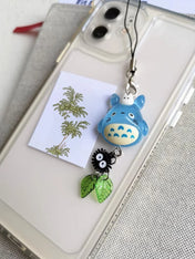 Llavero Exclusivo Inspirado en Studio Ghibli: Blue Cat Chu y Soot Sprite